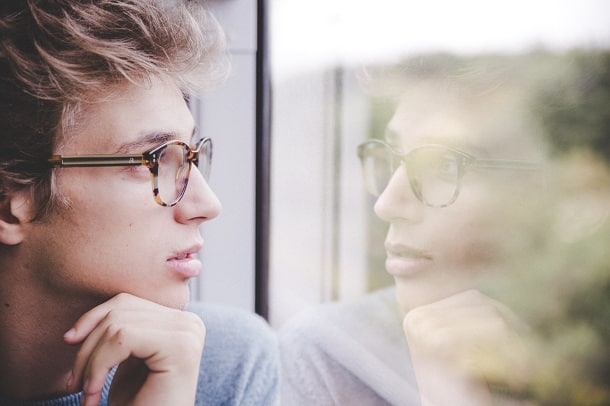 9 Things You Need to Stop Doing to Start Living a Happier and Self-Kinder Life